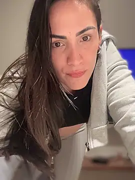 Snapshot of alessandra-a chatting on September 13, 2025, 10:53 pm alessandra-a online show from September 13, 2025, 10:53 pm