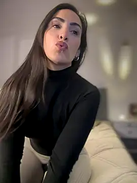 Snapshot of alessandra-a chatting on October 7, 2025, 2:31 am alessandra-a online show from October 7, 2025, 2:31 am