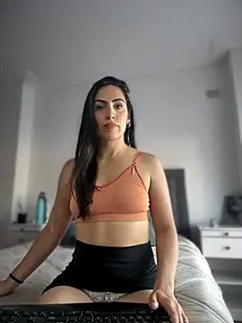 Snapshot of alessandra-a chatting on October 7, 2025, 9:12 pm alessandra-a online show from October 7, 2025, 9:12 pm