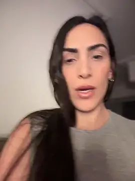 Snapshot of alessandra-a chatting on November 14, 2025, 2:10 am alessandra-a online show from November 14, 2025, 2:10 am