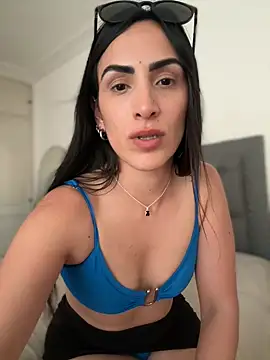 Snapshot of alessandra-a chatting on December 13, 2025, 10:26 pm alessandra-a online show from December 13, 2025, 10:26 pm