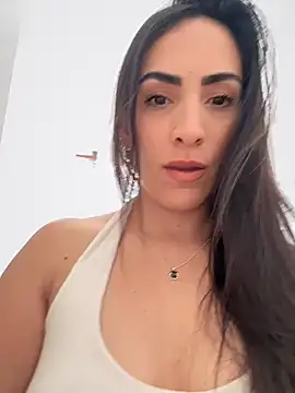 Snapshot of alessandra-a chatting on February 8, 2026, 7:06 pm alessandra-a online show from February 8, 2026, 7:06 pm