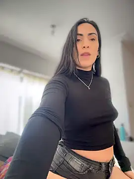 Snapshot of alessandra-a chatting on May 22, 2026, 3:28 pm alessandra-a online show from May 22, 2026, 3:28 pm