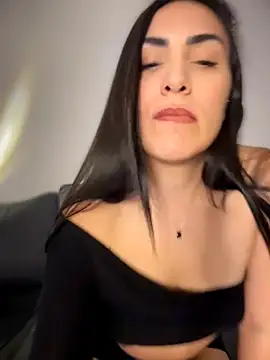 alessandra-a online show from June 4, 2026, 4:07 am