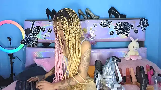 Snapshot of gabbiefoxthx chatting on January 23, 2025, 7:22 am gabbiefoxthx online show from January 23, 2025, 7:22 am