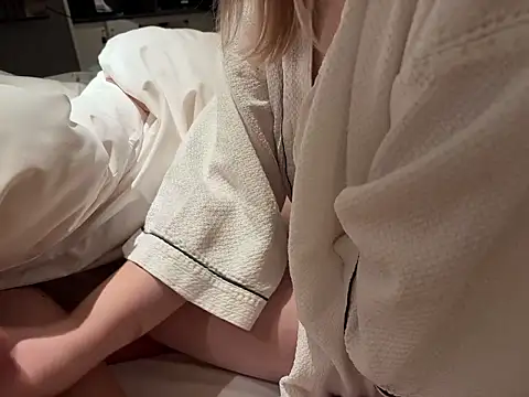 Snapshot of NANAchan_R chatting on January 6, 2026, 10:52 am NANAchan R online show from January 6, 2026, 10:52 am