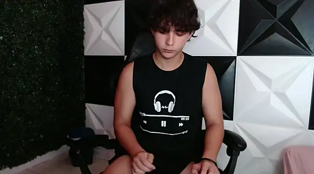 Dani cumboy online show from December 26, 2024, 2:33 am