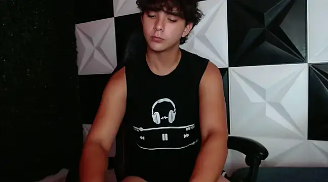 Dani cumboy online show from December 28, 2024, 5:23 am