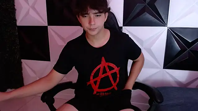 Dani cumboy online show from January 19, 2025, 3:29 am