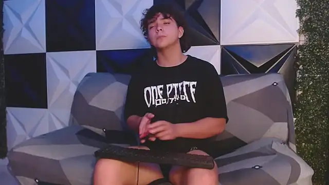 Dani cumboy online show from March 9, 2025, 6:06 am