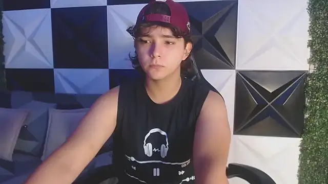 Dani cumboy online show from March 17, 2025, 1:08 pm