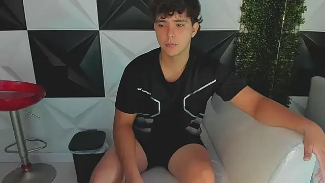 Dani cumboy online show from October 14, 2025, 2:29 pm