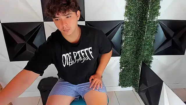 Dani cumboy online show from October 26, 2025, 2:34 pm