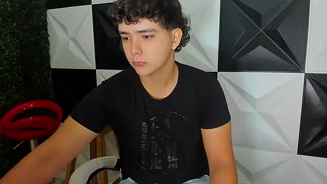 Dani cumboy online show from November 30, 2025, 1:37 pm