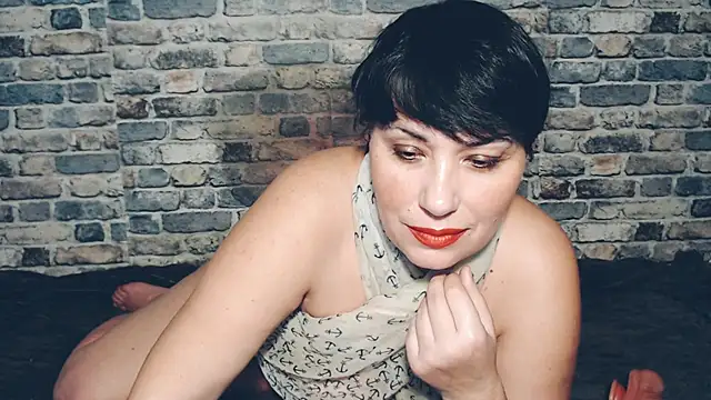 Snapshot of moly_rushh chatting on February 15, 2026, 11:41 am moly rushh online show from February 15, 2026, 11:41 am