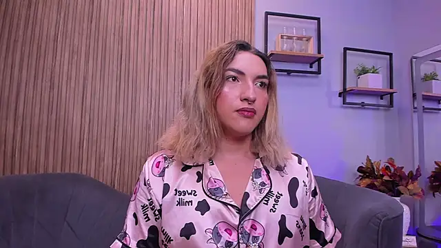 Snapshot of TomLondon_ chatting on December 20, 2025, 9:38 am TomLondon online show from December 20, 2025, 9:38 am