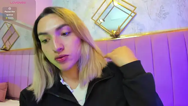 Snapshot of TomLondon_ chatting on January 5, 2026, 7:28 pm TomLondon online show from January 5, 2026, 7:28 pm