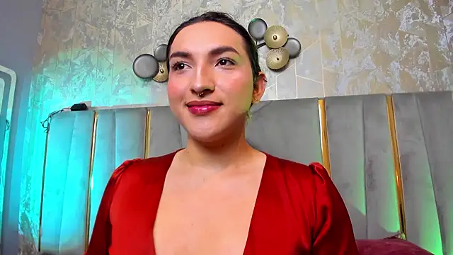 Snapshot of TomLondon_ chatting on February 2, 2026, 12:59 pm TomLondon online show from February 2, 2026, 12:59 pm