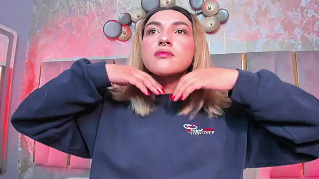 Snapshot of TomLondon_ chatting on February 3, 2026, 5:29 pm TomLondon online show from February 3, 2026, 5:29 pm