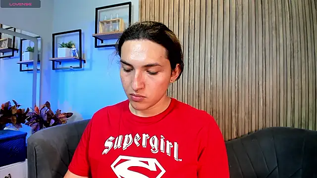 Snapshot of TomLondon_ chatting on February 5, 2026, 6:45 pm TomLondon online show from February 5, 2026, 6:45 pm