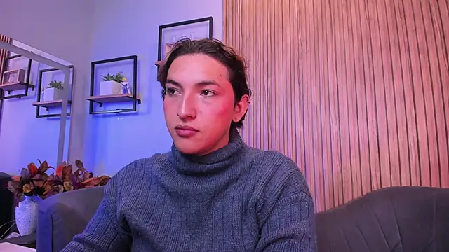 Snapshot of TomLondon_ chatting on February 7, 2026, 10:52 am TomLondon online show from February 7, 2026, 10:52 am