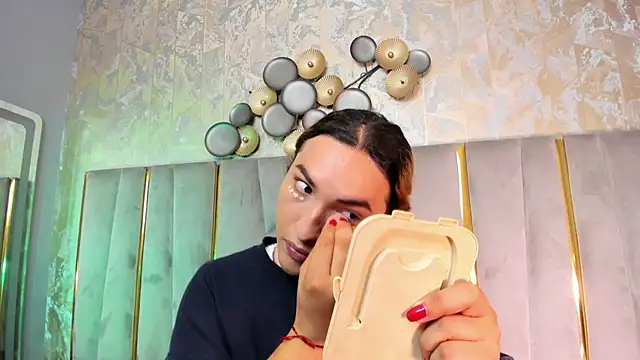 Snapshot of TomLondon_ chatting on February 10, 2026, 3:05 pm TomLondon online show from February 10, 2026, 3:05 pm