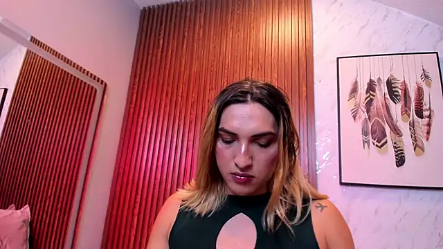 Snapshot of TomLondon_ chatting on February 25, 2026, 5:11 pm TomLondon online show from February 25, 2026, 5:11 pm