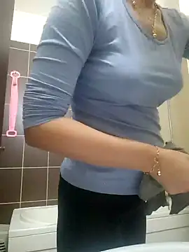 Evadesirex46 online show from December 7, 2024, 3:41 pm