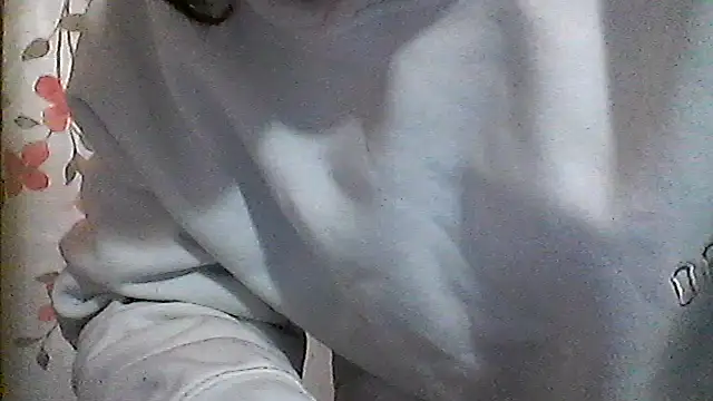 Snapshot of Lilsmokeshow017 chatting on April 1, 2026, 4:46 am Lilsmokeshow017 online show from April 1, 2026, 4:46 am