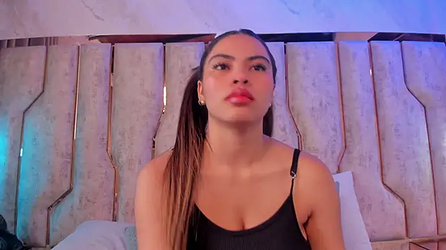 Snapshot of barbara_cambels chatting on February 17, 2026, 7:09 pm barbara cambels online show from February 17, 2026, 7:09 pm