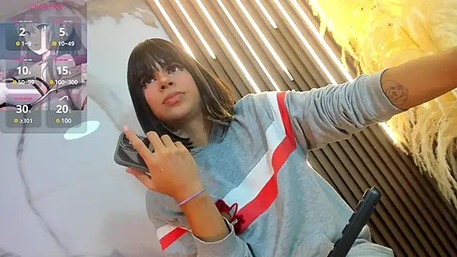 Snapshot of Tiff_Valentine chatting on March 17, 2025, 9:45 pm Tiff Valentine online show from March 17, 2025, 9:45 pm