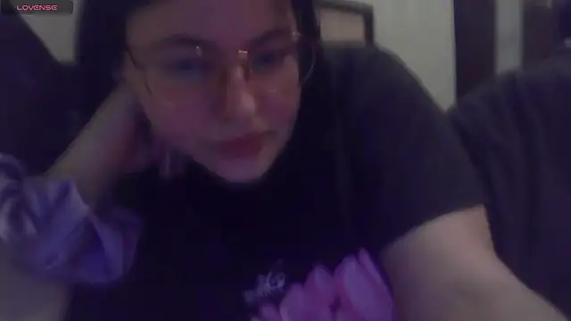 German Eva online show from November 4, 2025, 7:57 pm