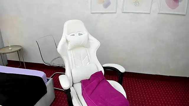 patriciakeys online show from February 24, 2025, 6:49 am