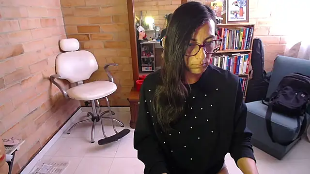Snapshot of VioletaGomezCo chatting on September 15, 2025, 2:39 pm VioletaGomezCo online show from September 15, 2025, 2:39 pm