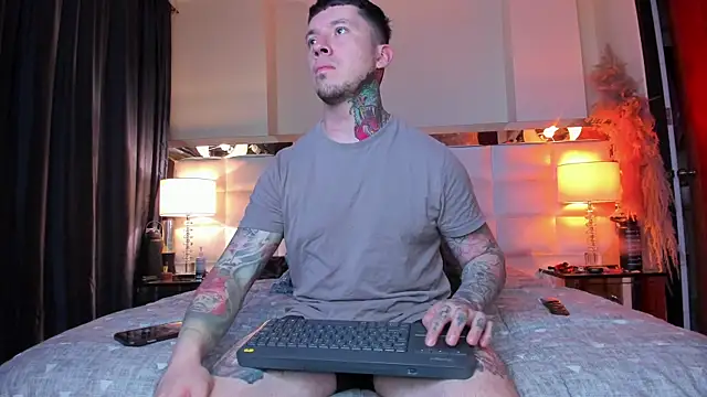 Adam tatto online show from September 19, 2025, 3:52 am