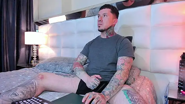 Adam tatto online show from October 26, 2025, 2:50 am