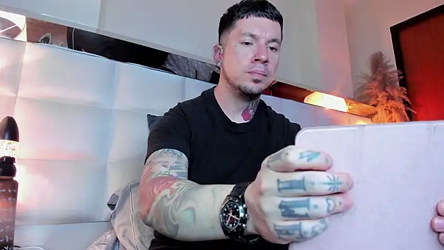 Adam tatto online show from November 25, 2025, 4:12 am