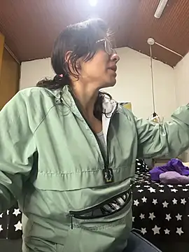 karlamorris  online show from March 20, 2026, 1:16 pm