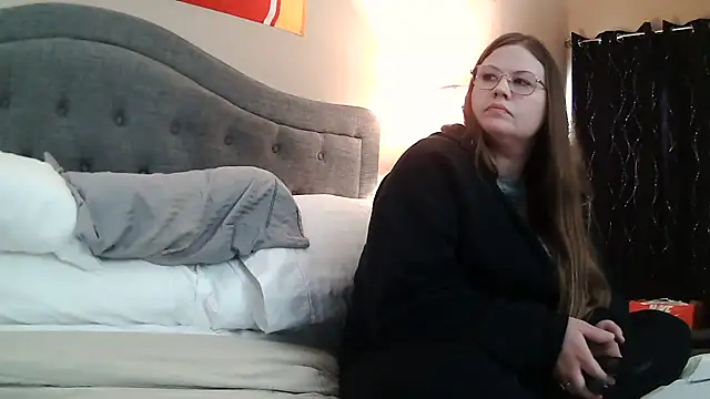 Snapshot of Chrissyx3 chatting on February 21, 2026, 10:33 pm Chrissyx3 online show from February 21, 2026, 10:33 pm
