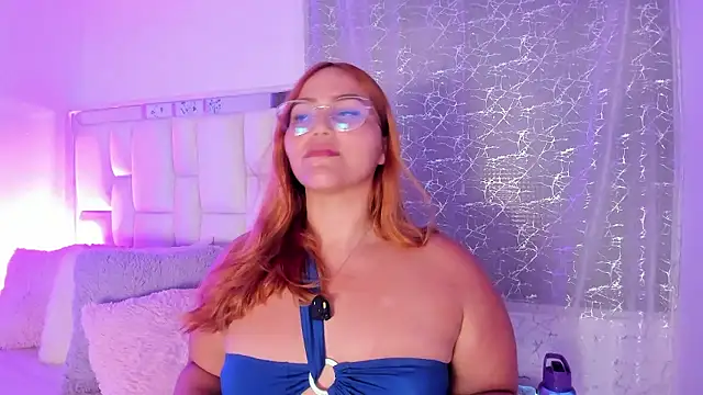 Snapshot of LeahxBarker chatting on January 15, 2026, 3:11 am LeahxBarker online show from January 15, 2026, 3:11 am