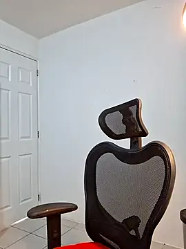 Snapshot of Andresarr93 chatting on September 11, 2025, 8:31 pm Andresarr93 online show from September 11, 2025, 8:31 pm