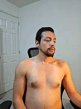 Snapshot of Andresarr93 chatting on September 18, 2025, 8:22 pm Andresarr93 online show from September 18, 2025, 8:22 pm