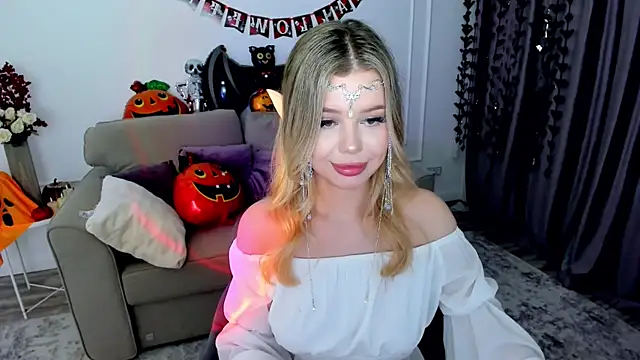 FollowLovee online show from October 31, 2025, 5:47 pm