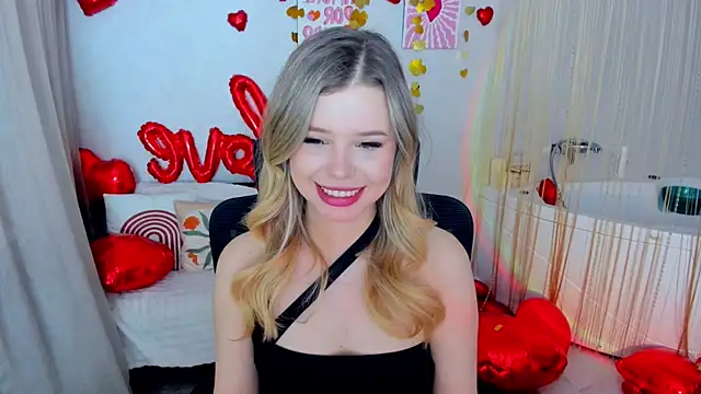 FollowLovee online show from February 8, 2026, 8:34 pm