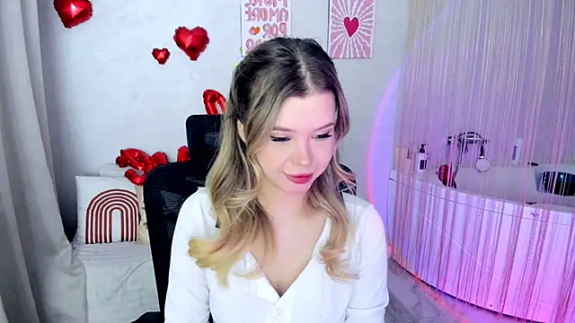 FollowLovee online show from February 14, 2026, 3:36 am