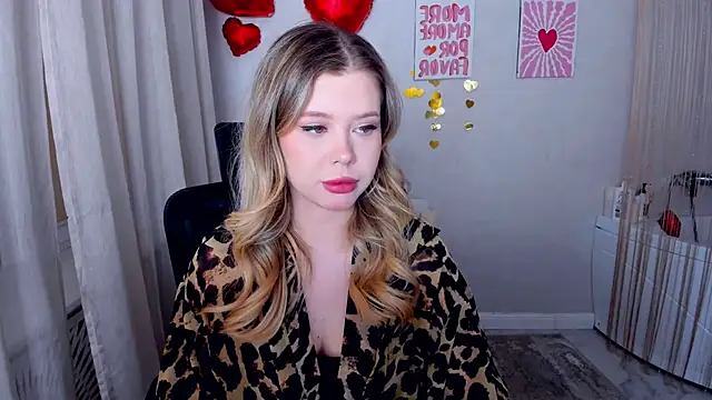 FollowLovee online show from February 22, 2026, 7:34 pm
