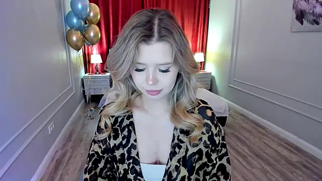 FollowLovee online show from July 9, 2026, 8:13 pm