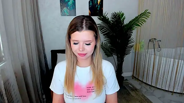 FollowLovee online show from July 11, 2026, 3:42 am