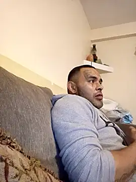 Snapshot of Houstonslong1 chatting on December 24, 2024, 10:17 pm Houstonslong1 online show from December 24, 2024, 10:17 pm