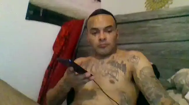 Snapshot of Houstonslong1 chatting on January 27, 2025, 1:30 pm Houstonslong1 online show from January 27, 2025, 1:30 pm